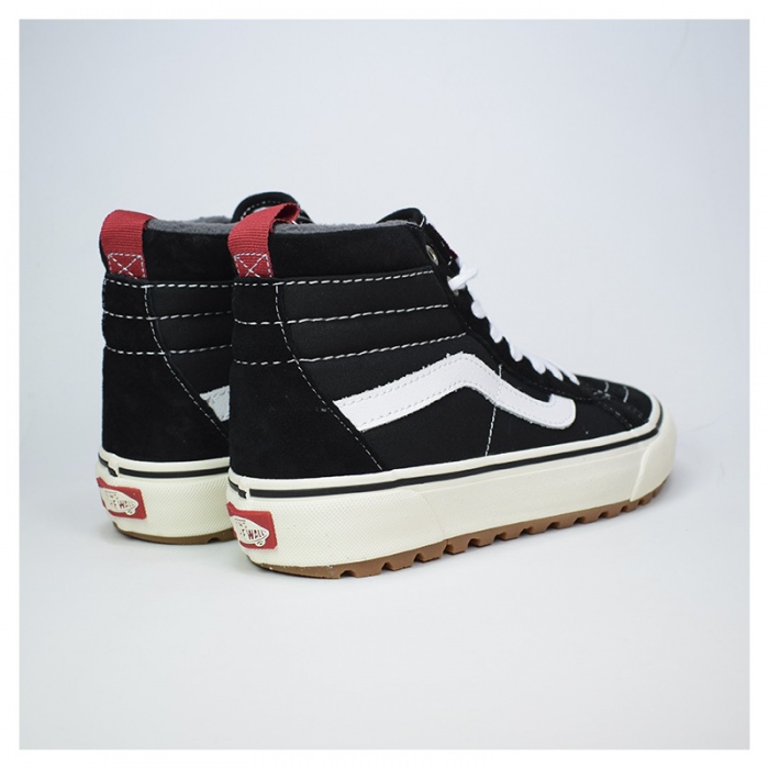 Zapatillas Vans Sk8-Hi Mte-1 Black/True White VN0A5HZY6BT1