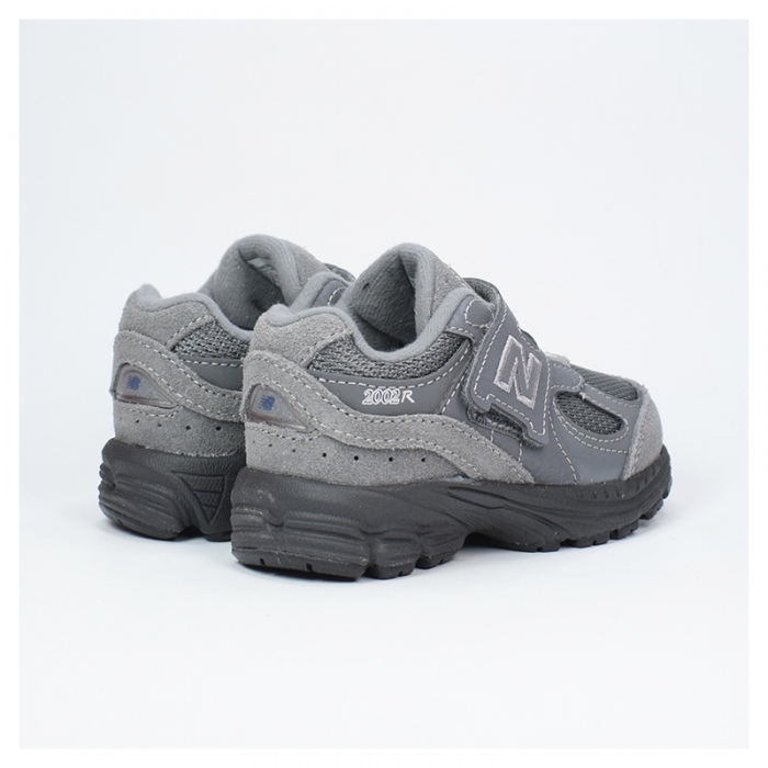Zapatillas New Balance niño 2002 IV2002RH