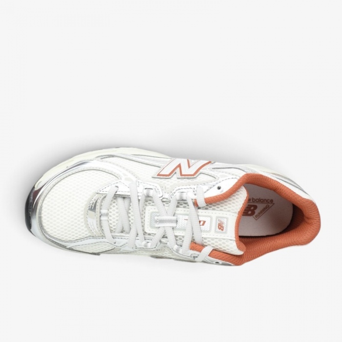 New Balance 740 U7403SB